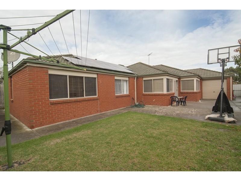 26 Glenshee Drive, Lynbrook VIC 3975