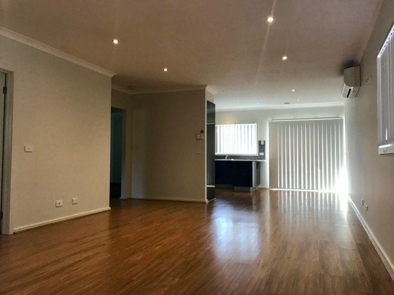 3/8 Prunus Grove, Doveton VIC 3177