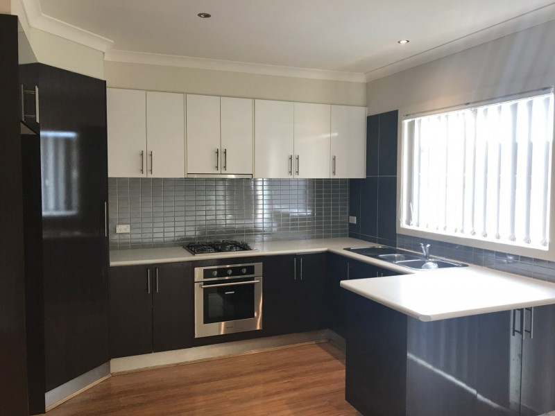 3/8 Prunus Grove, Doveton VIC 3177