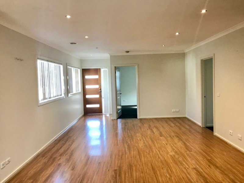 3/8 Prunus Grove, Doveton VIC 3177