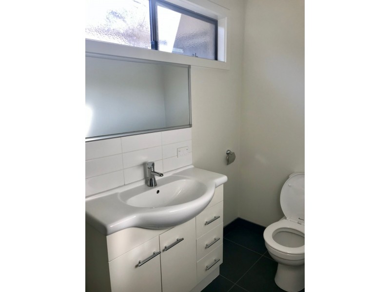 3/8 Prunus Grove, Doveton VIC 3177