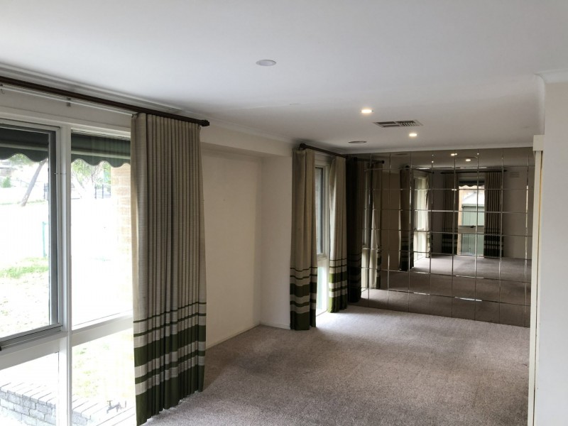 98 James Cook Drive, Endeavour Hills VIC 3802