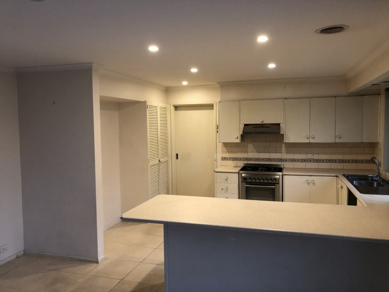 98 James Cook Drive, Endeavour Hills VIC 3802