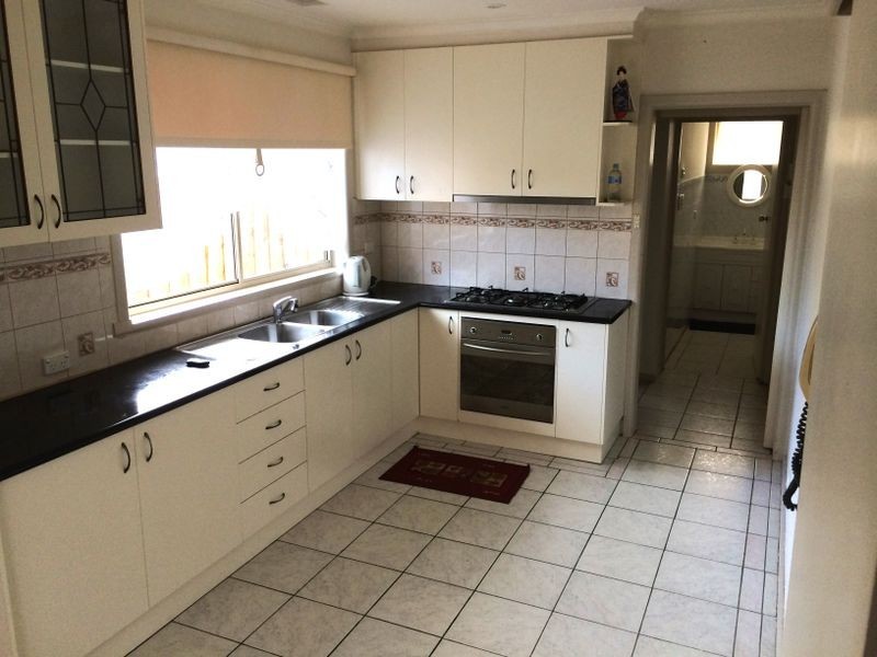 16 Finchaven Avenue, Keysborough VIC 3173