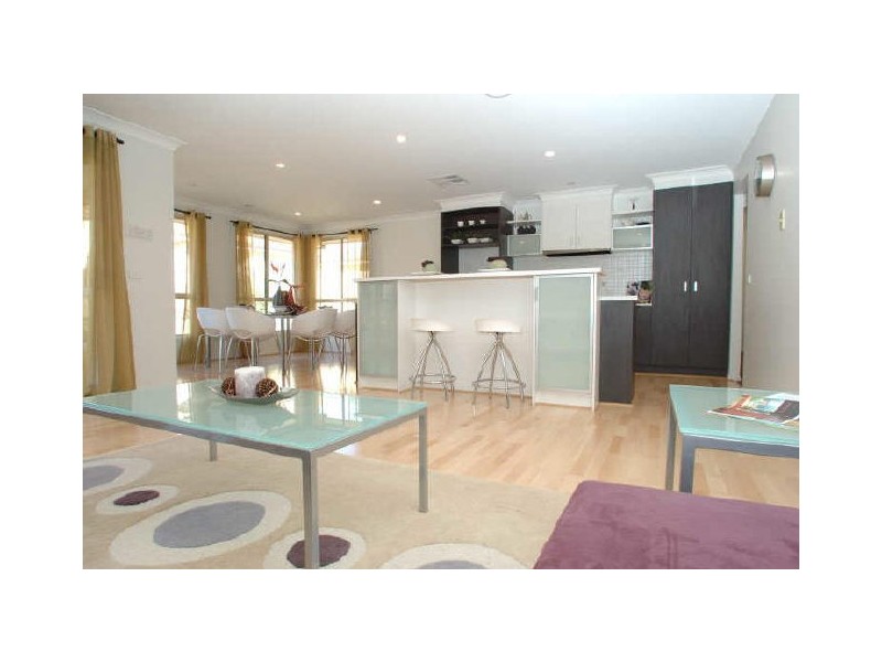 6 Cederwood Crescent, Berwick VIC 3806