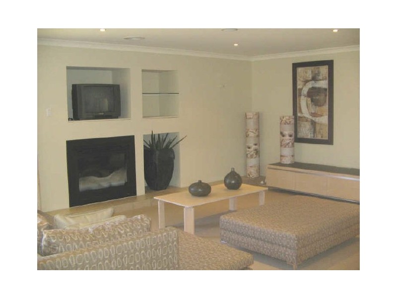 6 Cederwood Crescent, Berwick VIC 3806