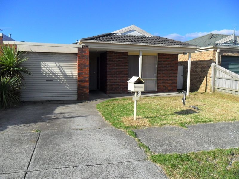14 Oakman Way, Hampton Park VIC 3976