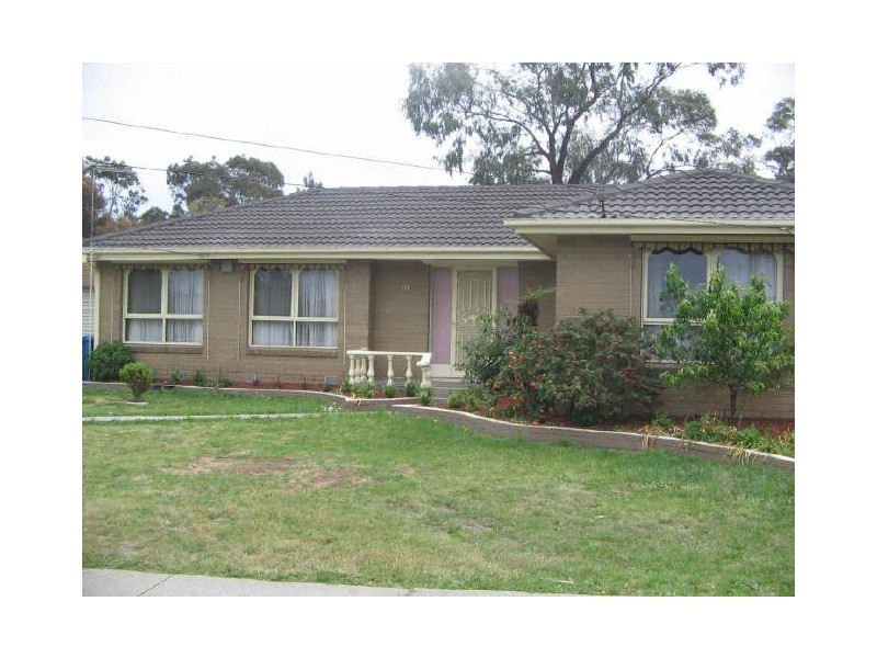 70 Kingsclere Ave, Keysborough VIC 3173