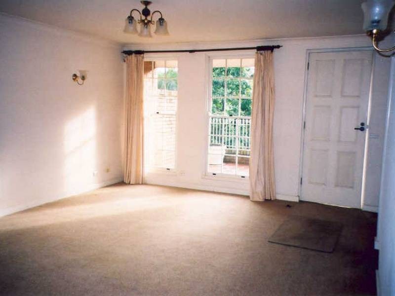 2/18 MILNER CRESCENT, Wollstonecraft NSW 2065