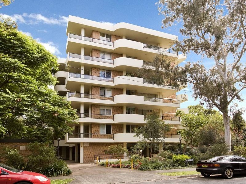 23/2 Parkside Lane, Chatswood NSW 2067
