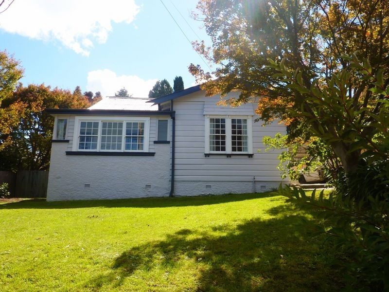 11 Warriga Street, Katoomba NSW 2780