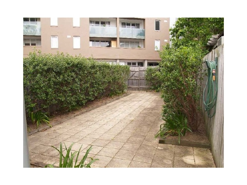 8 EDEN STREET, Crows Nest NSW 2065