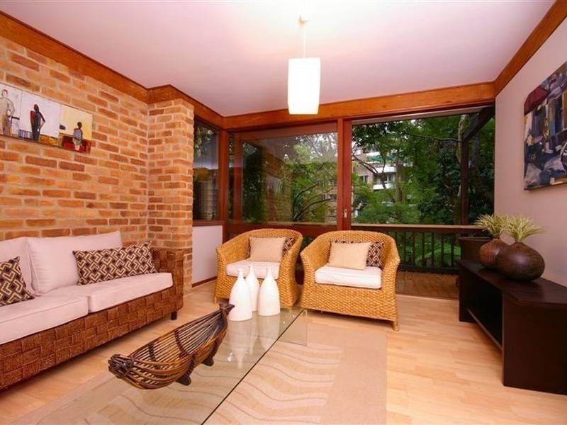 10a ROCKLANDS ROAD, Wollstonecraft NSW 2065