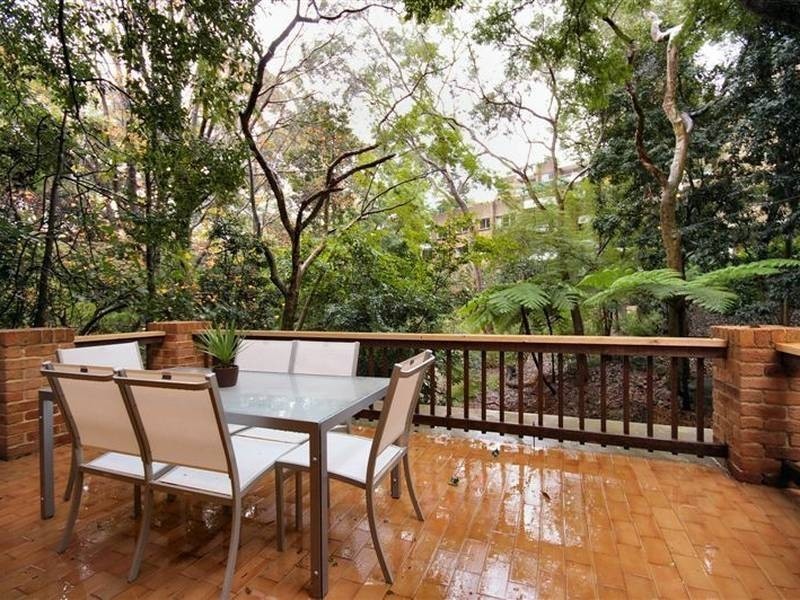 10a ROCKLANDS ROAD, Wollstonecraft NSW 2065