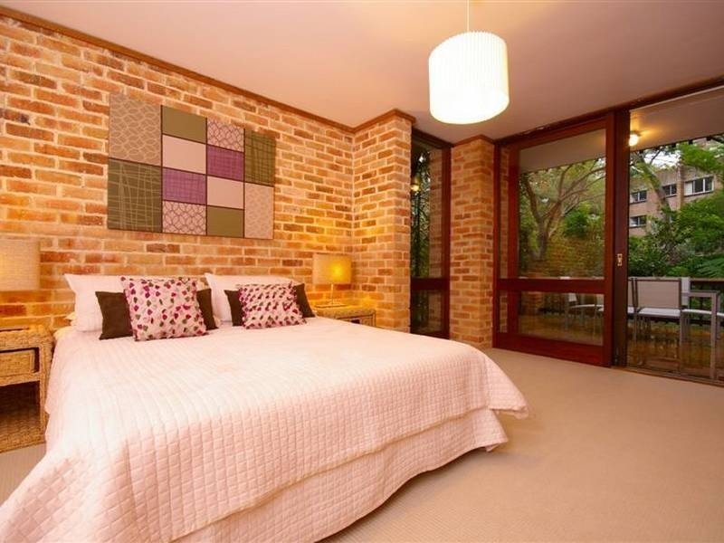 10a ROCKLANDS ROAD, Wollstonecraft NSW 2065