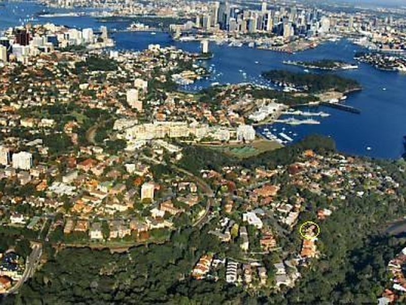 OFF SHIRLEY ROAD, Wollstonecraft NSW 2065