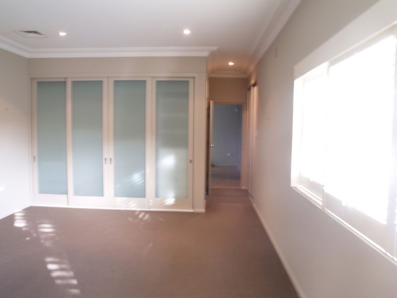 16a MILRAY AVENUE, Wollstonecraft NSW 2065