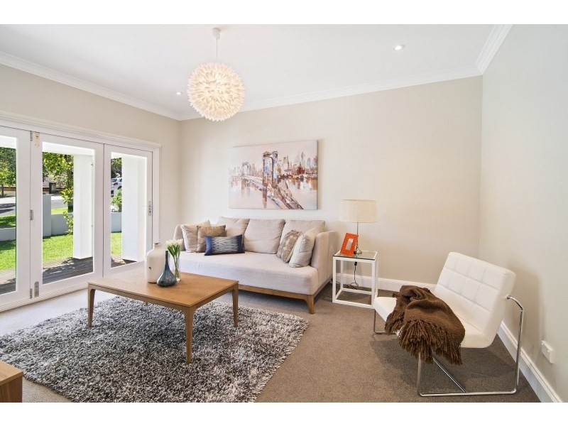 8 Innes Road, Greenwich NSW 2065