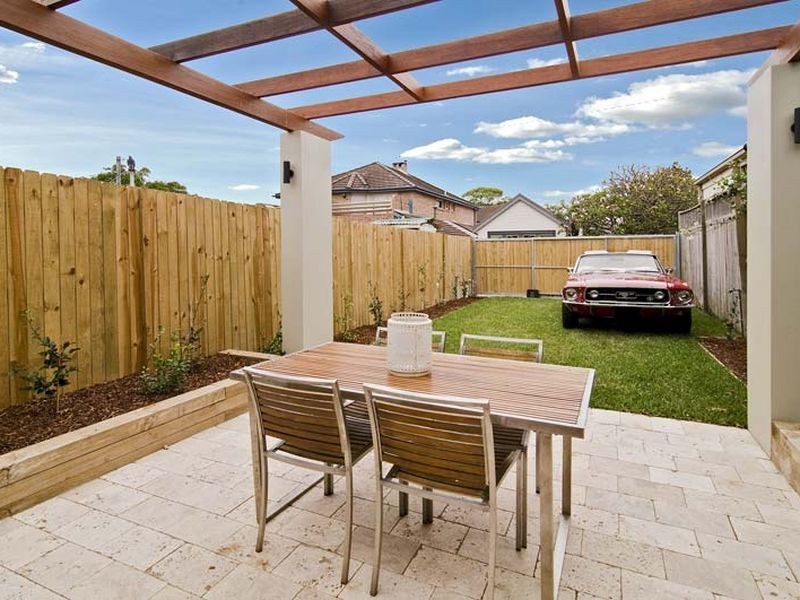 127 HOLTERMANN STREET, Crows Nest NSW 2065