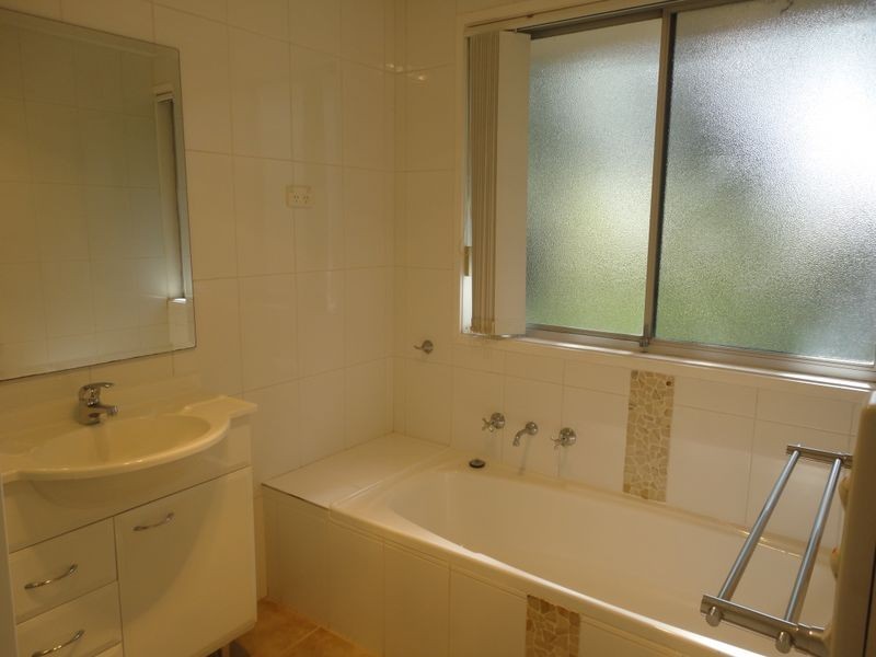 74 Greenmeadows Crescent, Toongabbie NSW 2146