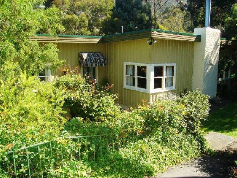 4 Churchill Road, Taroona TAS 7053