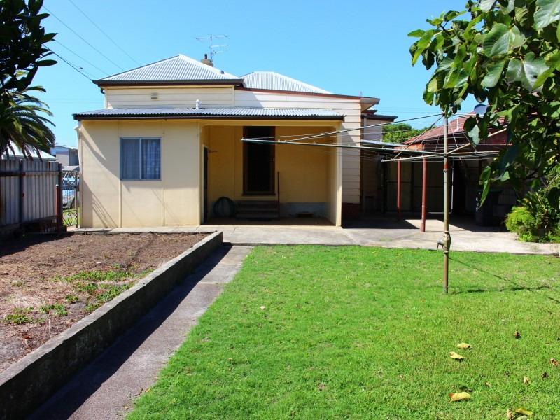 74 Everton Street, Hamilton NSW 2303