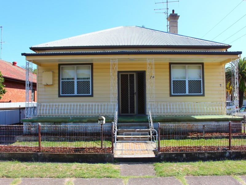 74 Everton Street, Hamilton NSW 2303