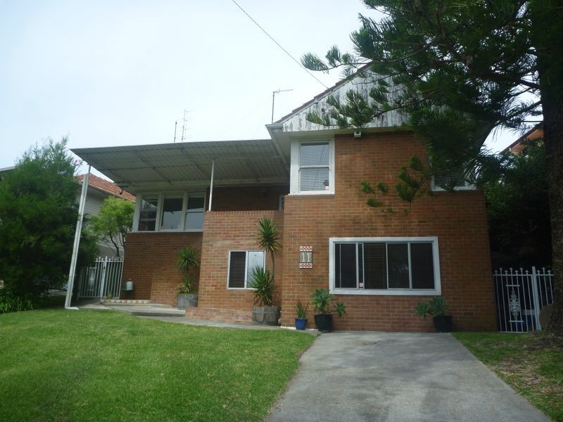 11 Valaud Crescent, Highfields NSW 2289