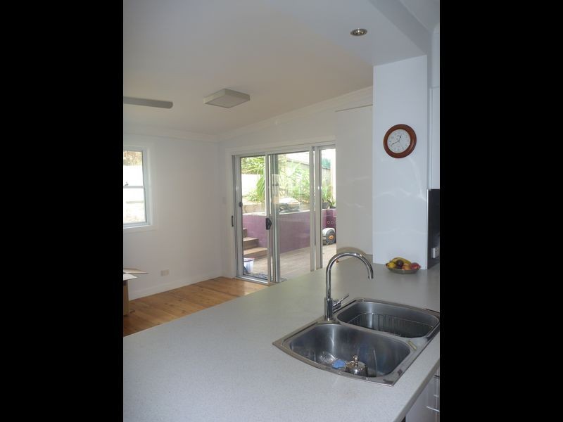 11 Valaud Crescent, Highfields NSW 2289