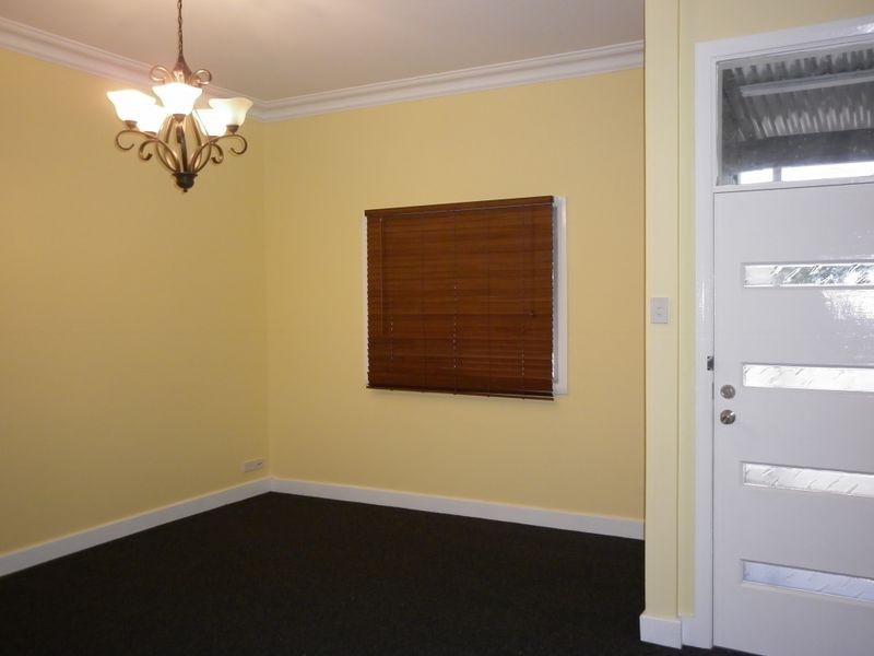 39 Cleary Street, Hamilton NSW 2303