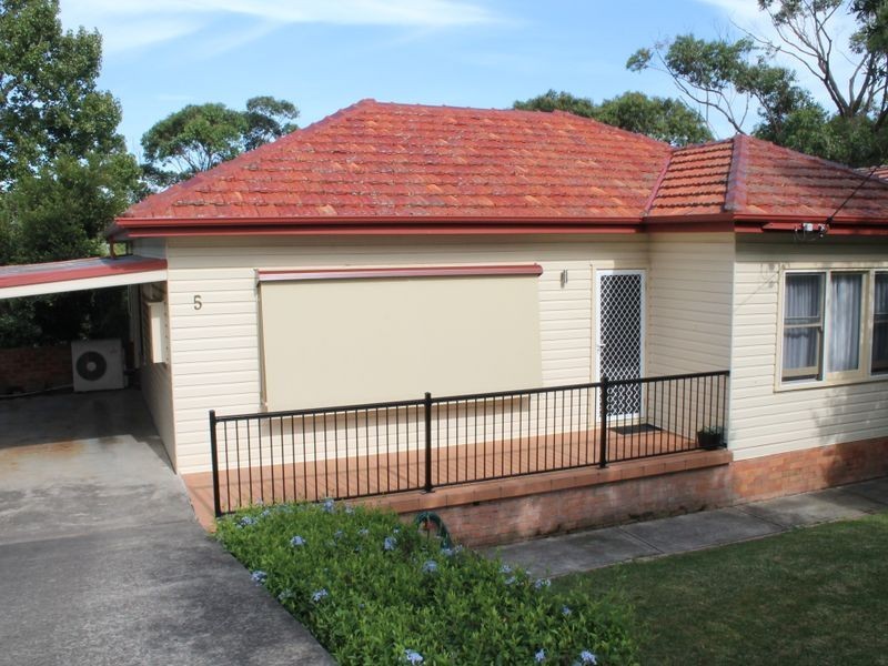 5 Gillian Crescent, Cardiff NSW 2285