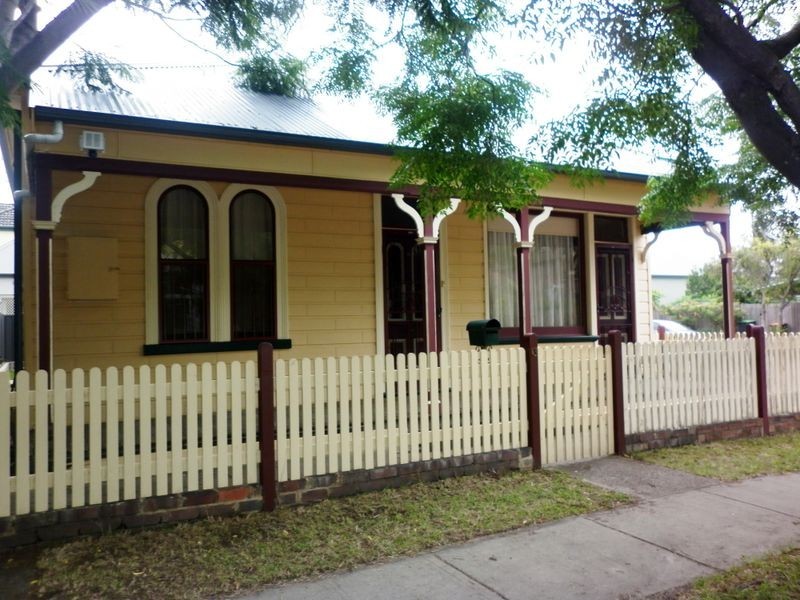 13 James Street, Hamilton NSW 2303