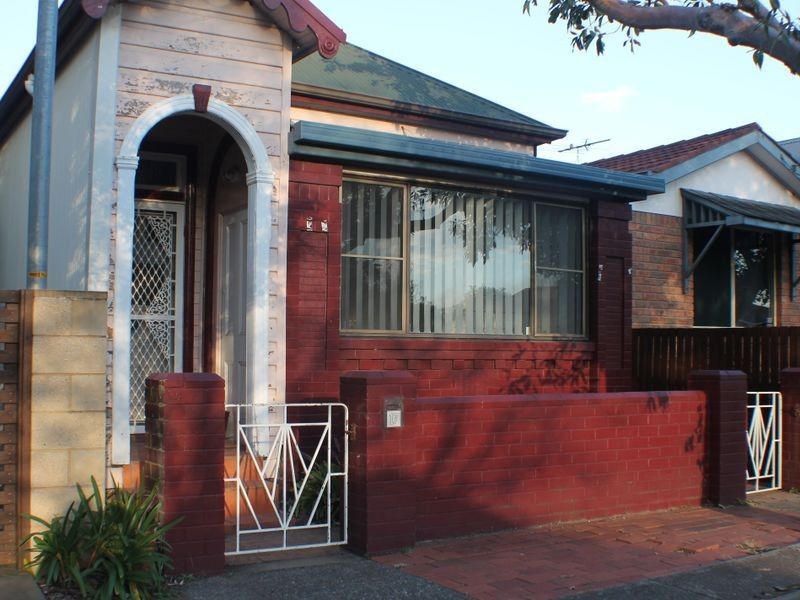 17 Emerald Street, Hamilton North NSW 2292