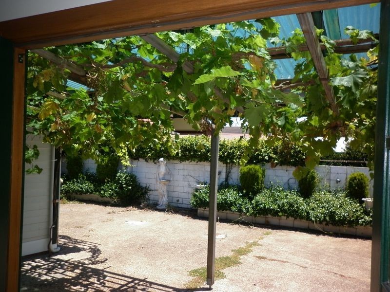 84 Stewart Avenue, Hamilton South NSW 2303