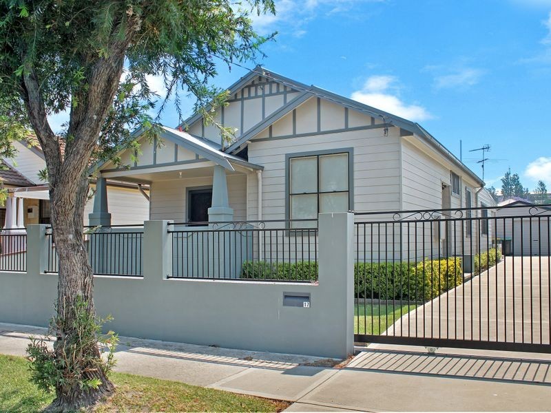 17 Gordon Street, Mayfield West NSW 2304