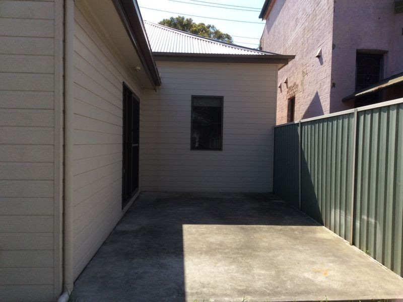 8 Ivy Street, Islington NSW 2296