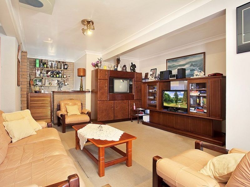 169 Denison Street, Hamilton NSW 2303