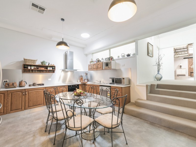 8 Teralba Road, Broadmeadow NSW 2292