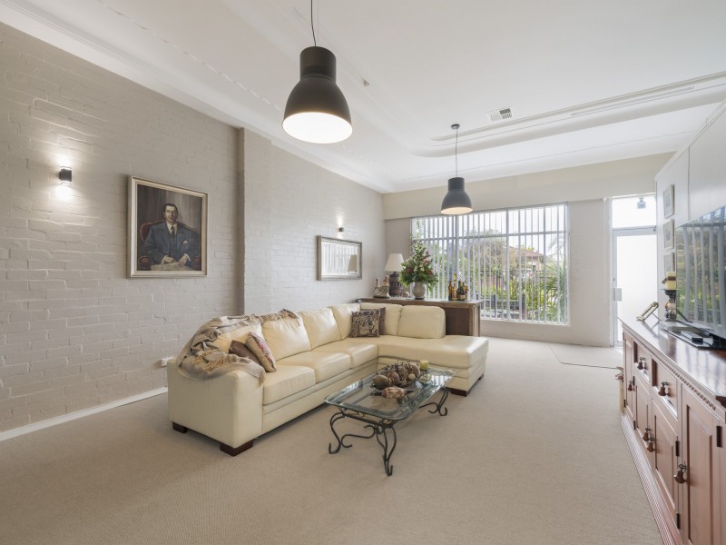 8 Teralba Road, Broadmeadow NSW 2292