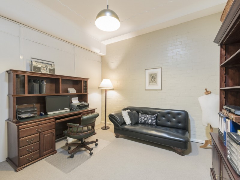 8 Teralba Road, Broadmeadow NSW 2292