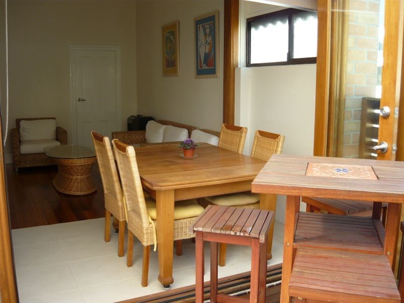 1/42 Swan Street, Hamilton NSW 2303