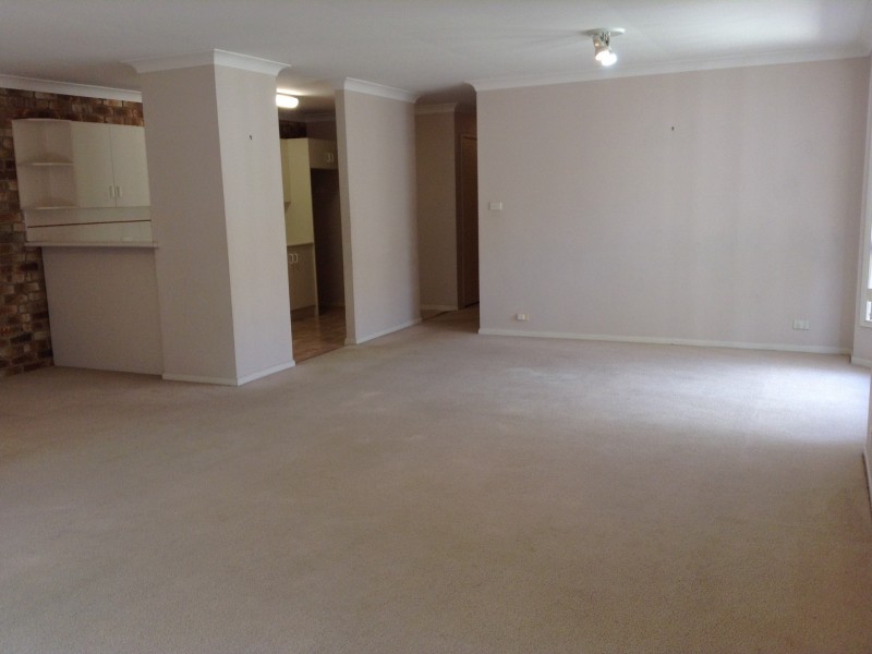 Villa 1/14 Faulkner Crescent, North Lambton NSW 2299