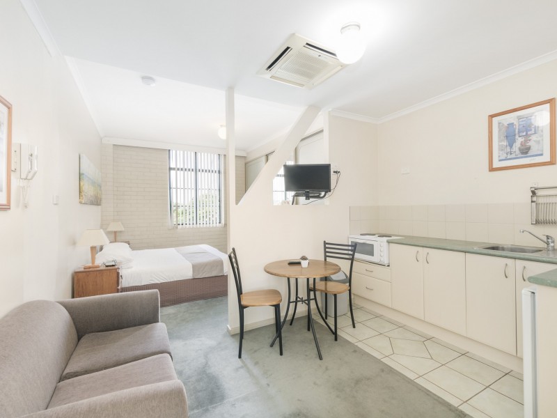 8 Teralba Road, Broadmeadow NSW 2292