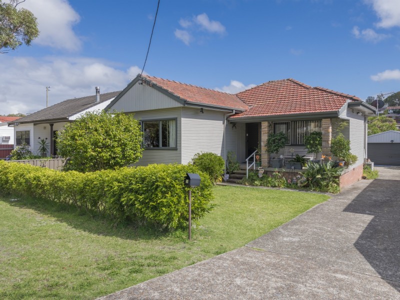 5 Inglis Street, Kotara South NSW 2289