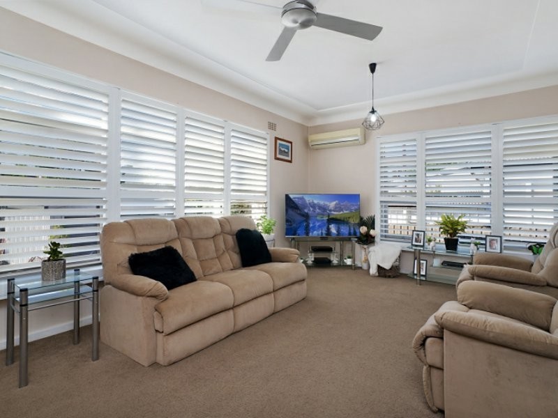 5 Inglis Street, Kotara South NSW 2289