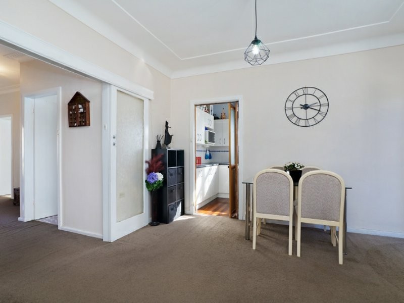 5 Inglis Street, Kotara South NSW 2289