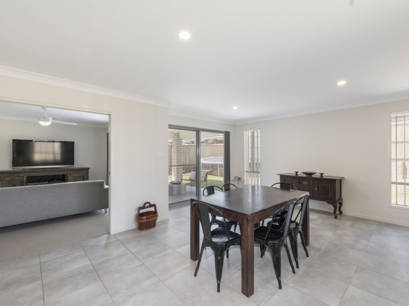 50 Bulbul Crescent, Fletcher NSW 2287