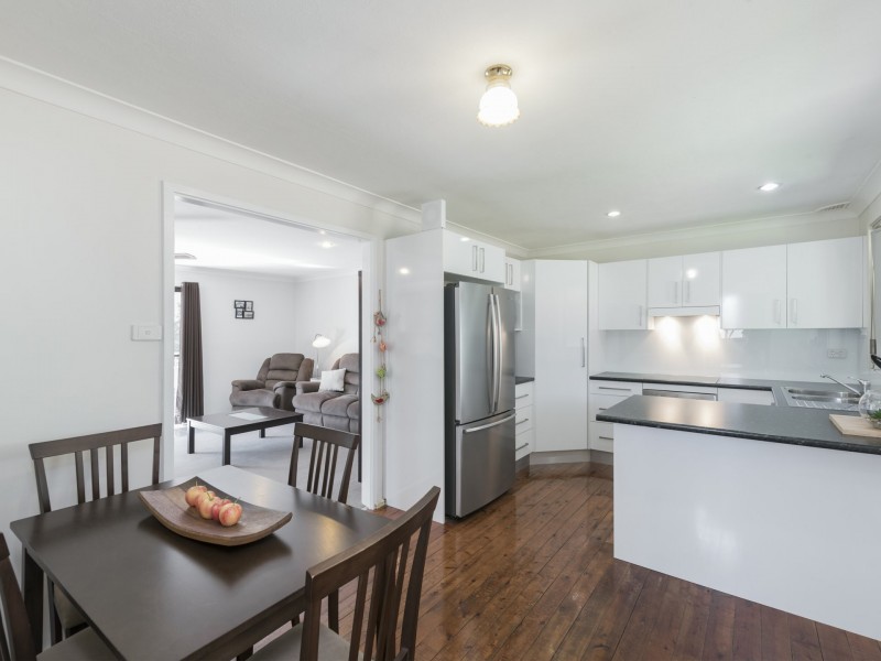 8 Kenley Crescent, Macquarie Hills NSW 2285