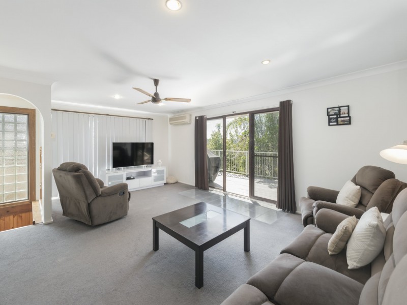 8 Kenley Crescent, Macquarie Hills NSW 2285