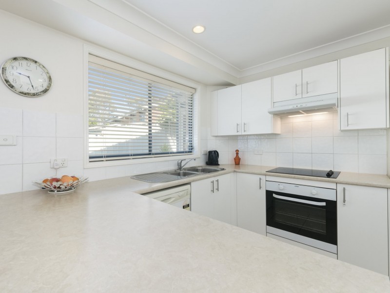 8/5a Boldon Close, Charlestown NSW 2290